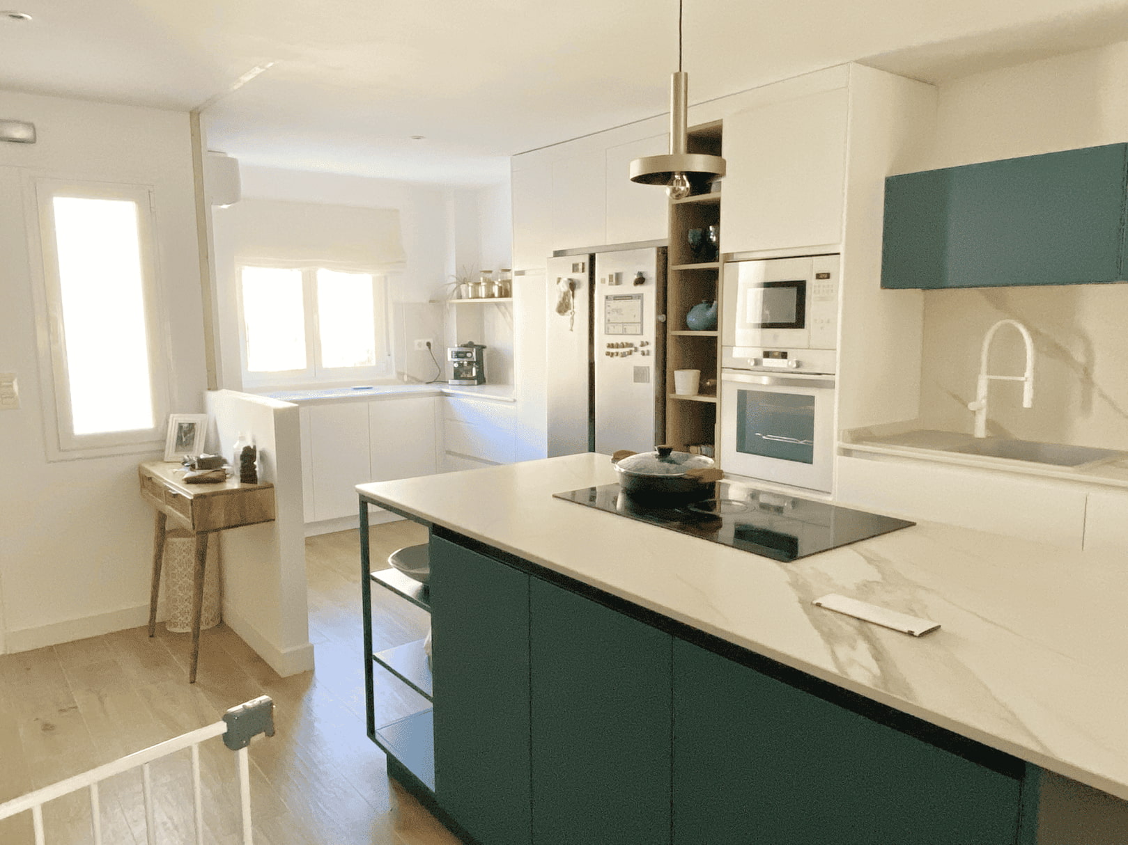 Cocina reformada con isla en aljarafe